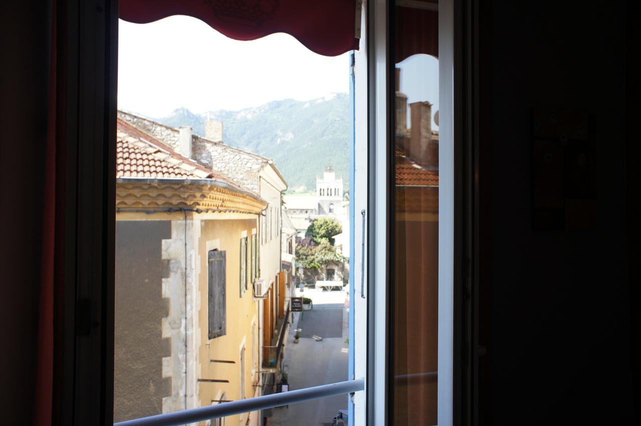 Hotel Des Alpes Ди Екстериор снимка